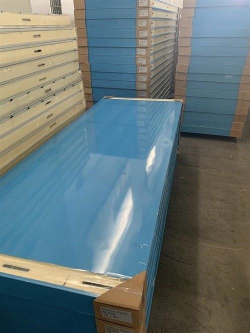 پانل PU 100mm 150mm راه رفتن در فریزر با اتصال بادامک قفل برای ذخیره سازی سرد